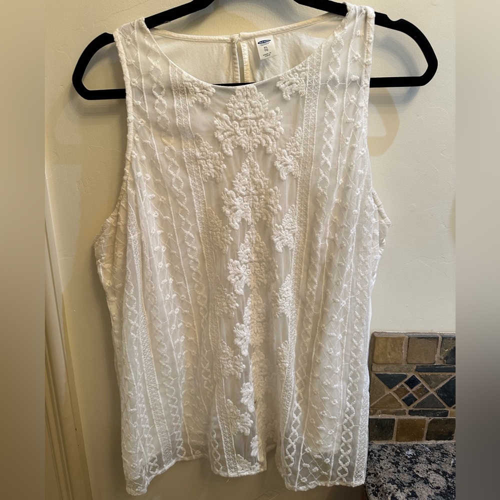 Old Navy Lace tank top